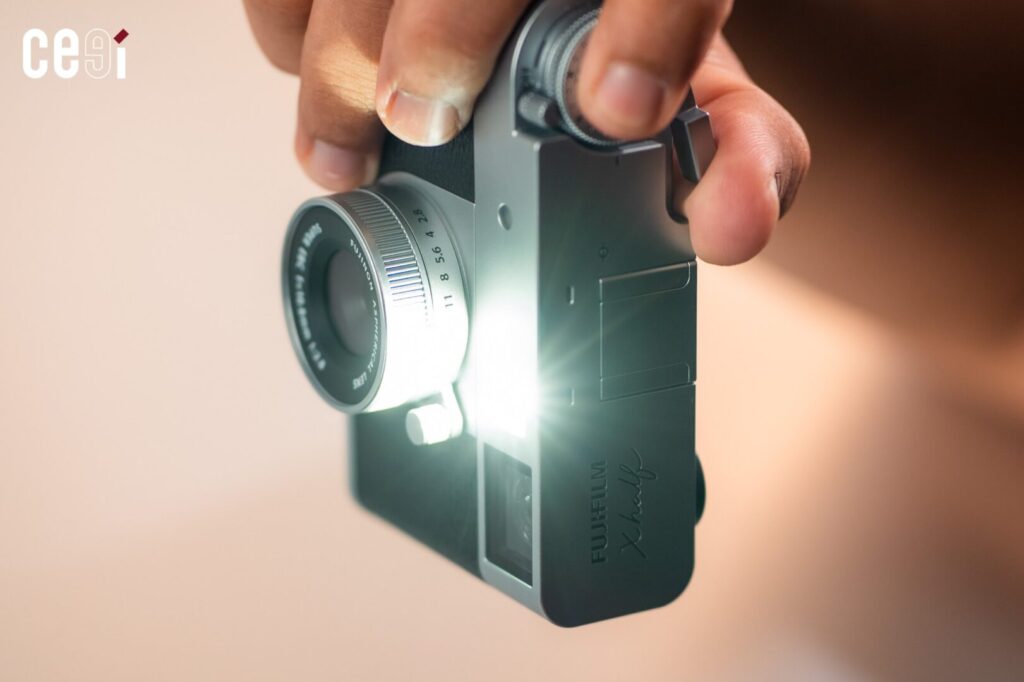 แฟลชของ Fuji X Half