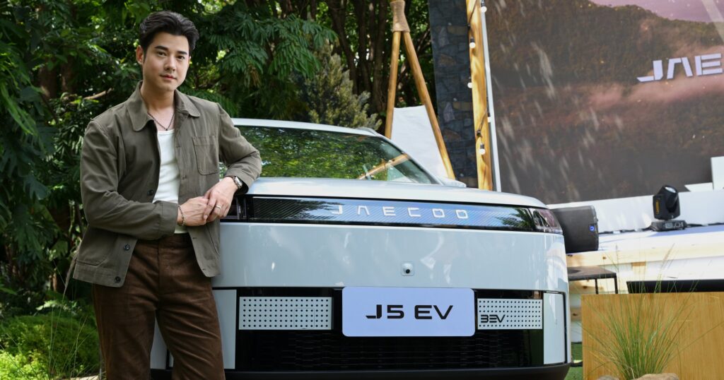 JAECOO แต่งตั้ง 'มาริโอ้ เมาเร่อ' เป็นพรีเซนเตอร์คนแรกในไทย พร้อมเผยสเปก JAECOO 5 EV