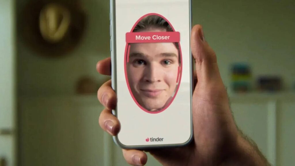 ต่อไปจะใช้ Tinder ต้องเซลฟียืนยันตัวตนก่อน ป้องกันบัญชีปลอม