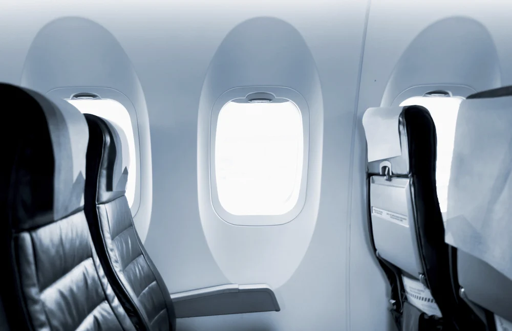 สายการบิน United และ Delta โดนฟ้อง ขายที่นั่งติดหน้าต่างแต่ไม่มีหน้าต่าง