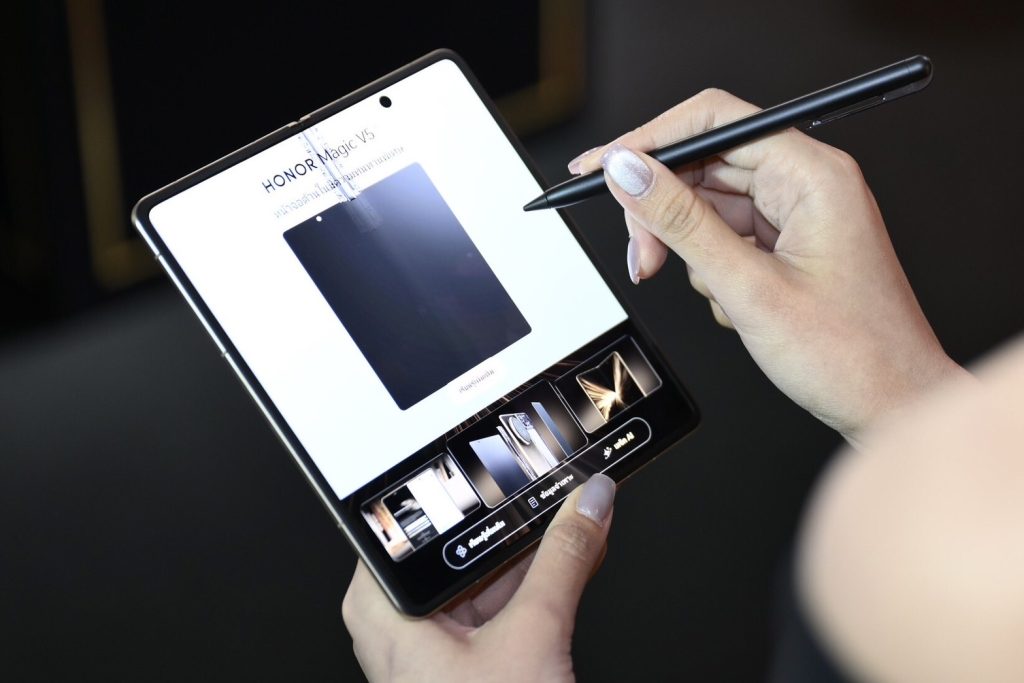 HONOR Magic V5 สมาร์ตโฟนจอพับที่บางที่สุดในโลก เปิดตัวราคา 57,990 บาท