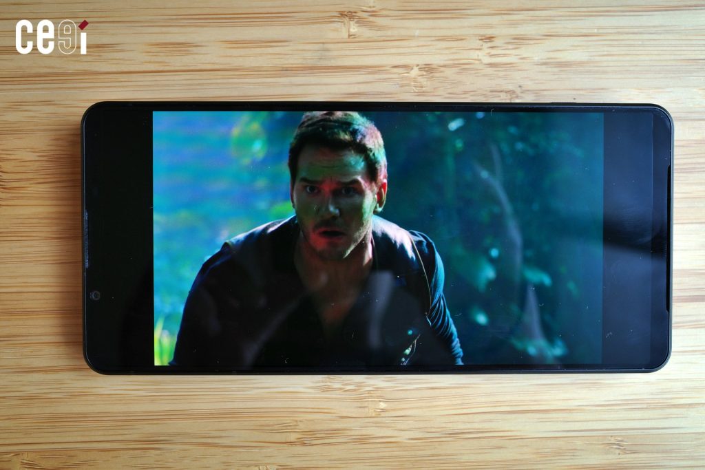 ลำโพงด้านหน้าของ Xperia 1 VII กับการดูหนัง