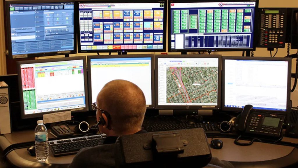 ศูนย์ 911 มีพนักงานไม่เพียงพอ ใช้ AI เพื่อรับสายแทนคนในเคสไม่เร่งด่วน