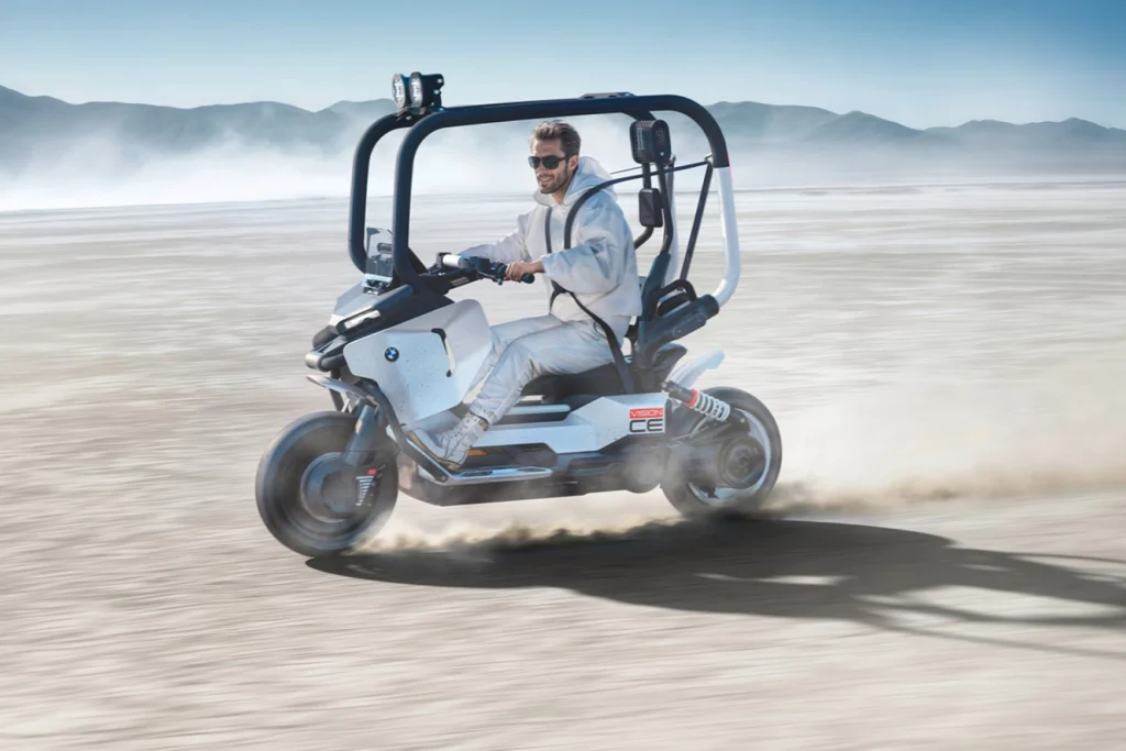 BMW เผยสกูตเตอร์ต้นแบบ ขับได้ไม่มีวันล้ม ไร้กังวลแม้ไม่ใส่หมวกกันน็อก