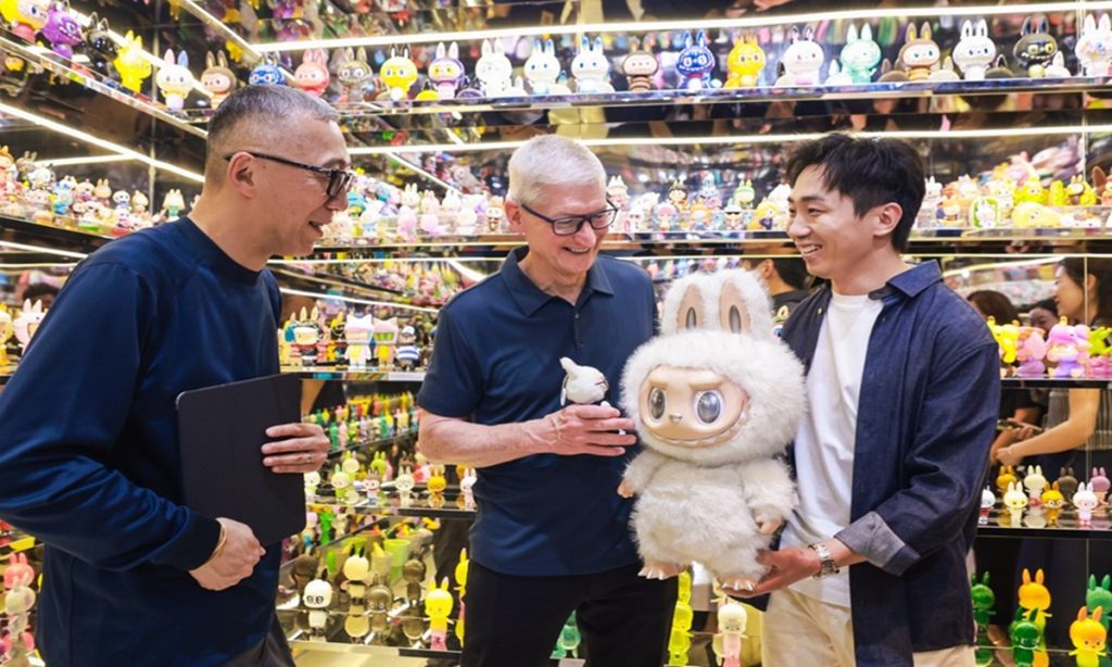 หุ้น Pop Mart พุ่ง หลัง Tim Cook เยี่ยมชมนิทรรศการครบรอบ 10 ปี Labubu