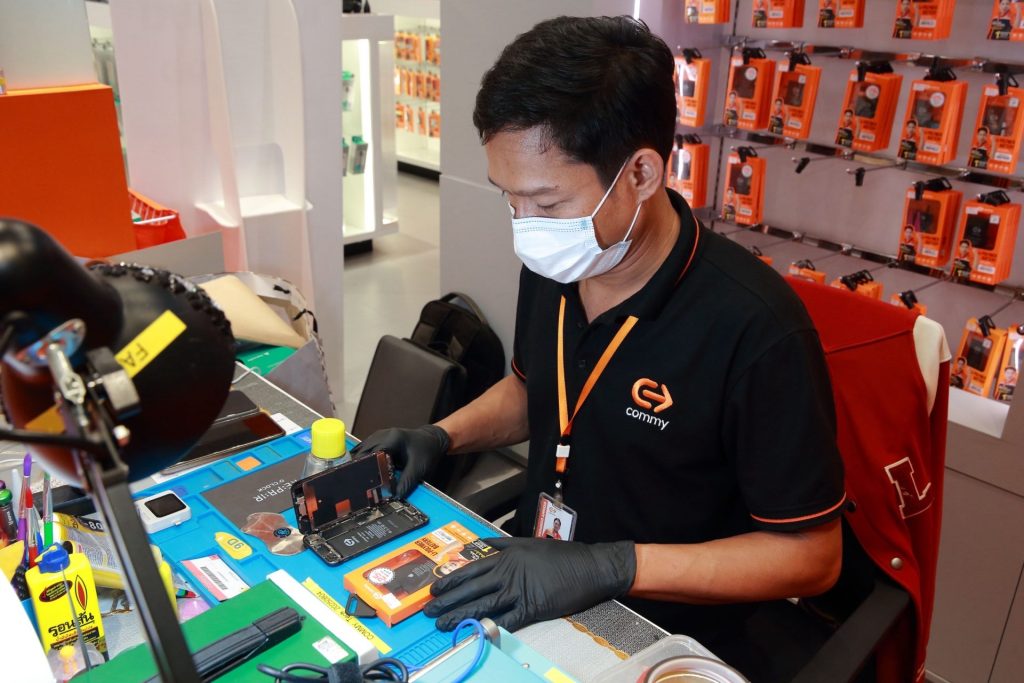 Commy ชี้เทรนด์คนไทย “ซ่อมไม่เน้นซื้อใหม่” เปิดตัว “Commy Care” ศูนย์เปลี่ยนแบตมือถือ ตั้งเป้า 3 ปี 50 สาขา