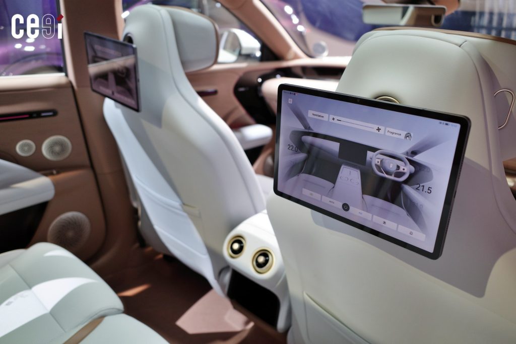 เอาแท็บเล็ตมาลงแอป AvatrLink เพื่อควบคุมระบบรถได้