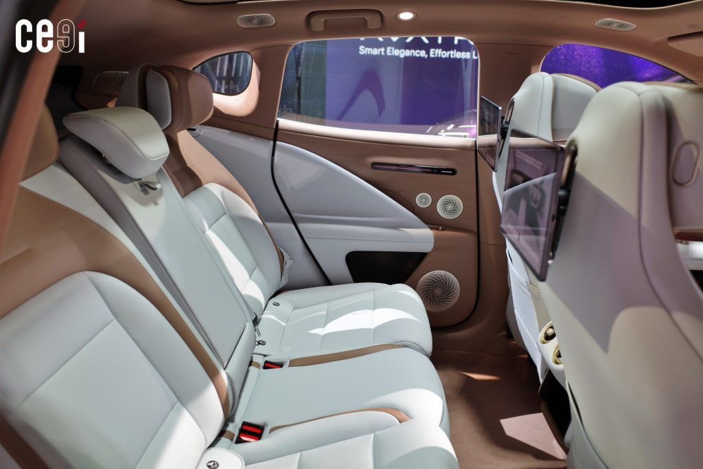 ที่นั่งด้านหลัง