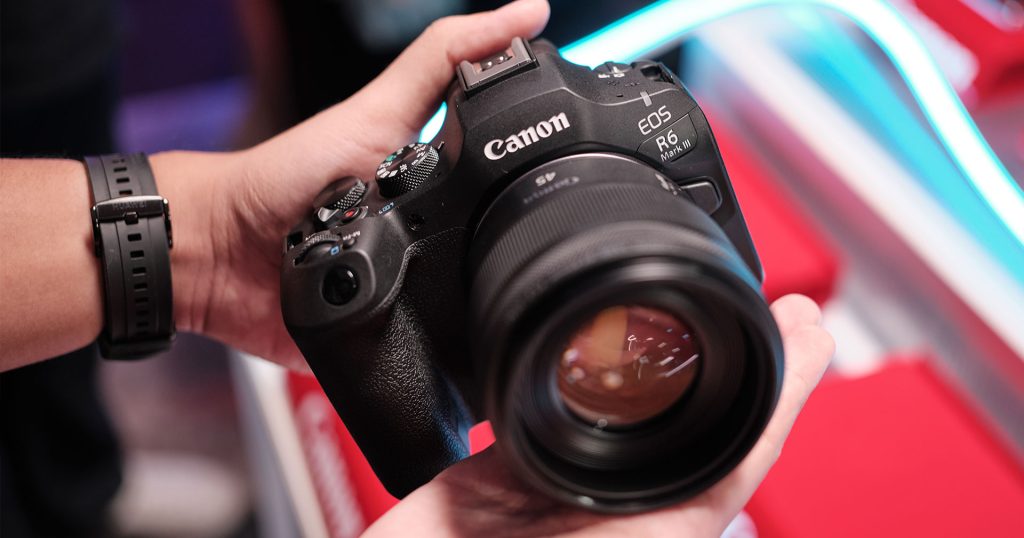 สัมผัสแรก Canon EOS R6 Mark III ฟูลเฟรมไฮบริดจัดเต็ม กับ RF 45mm F1.2 STM เลนส์ไวแสงราคานักศึกษา !