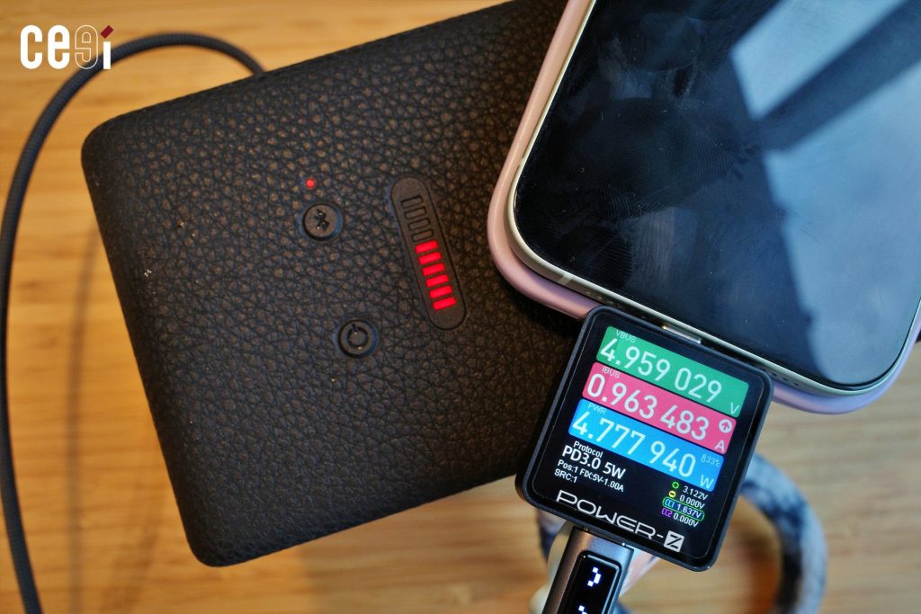 ทำตัวเป็น Power Bank ชาร์จไฟกลับเข้ามือถือได้ 5W