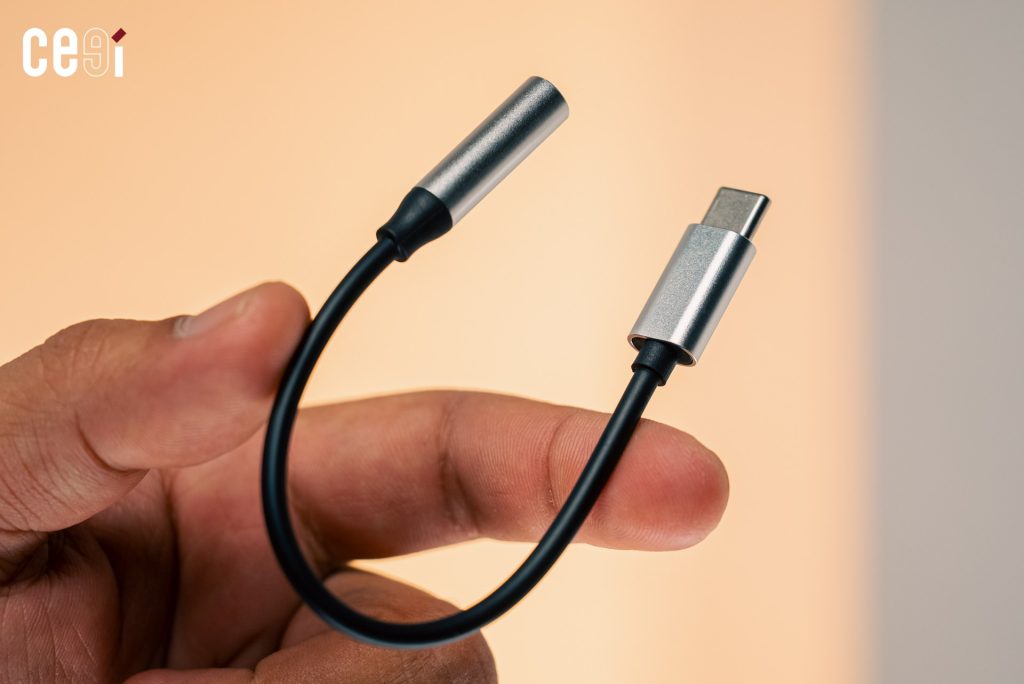 หัวแปลงจาก USB-C เป็น 3.5 mm ที่แถมมาในกล่อง
