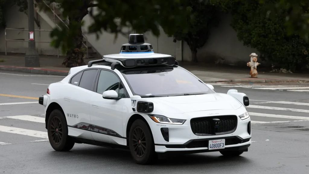 ซานฟรานฯ ไฟดับครั้งใหญ่ กระทบ Waymo แท็กซี่ไร้คนขับหยุดวิ่งทำรถติดหนัก