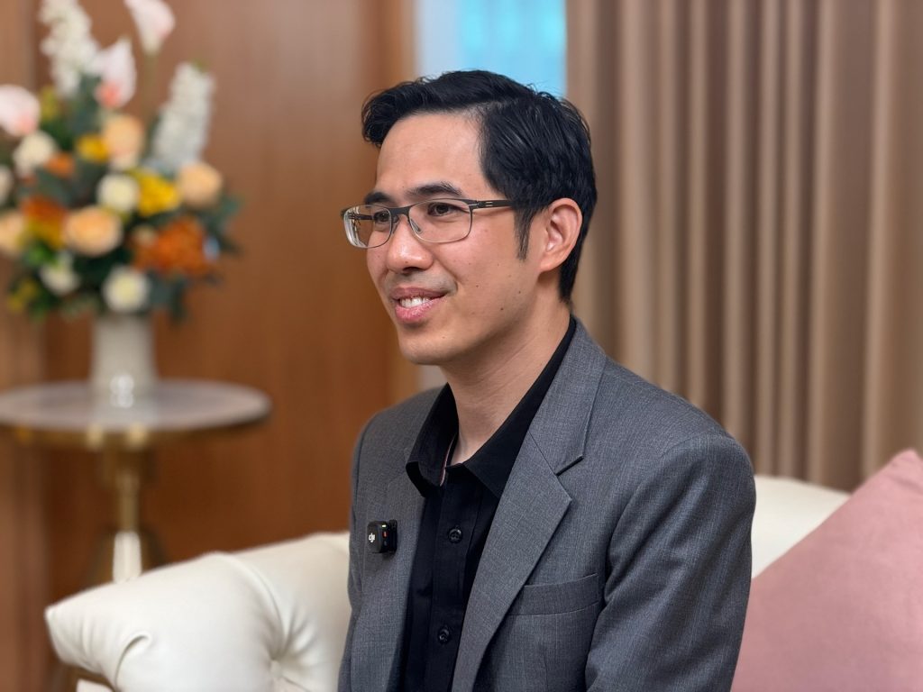 ดร.ณัฐวัฒน์ หงส์กาญจนกุล ผู้อำนวยการสำนักส่งเสริมเศรษฐกิจอวกาศ สำนักงานพัฒนาเทคโนโลยีอวกาศและภูมิสารสนเทศ (GISTDA)