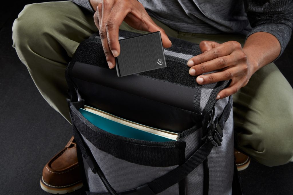 One Touch External Hard Drive and SSD (HDD: 1TB - 2,250 บาท จนถึงขนาด 5TB - 4,990 บาท | SSD: 1TB - 3,390 บาท และ 2TB - 5,990 บาท)