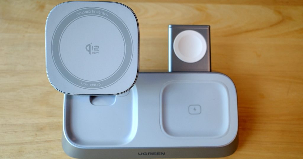 รีวิวแท่นชาร์จไร้สาย UGREEN MagFlow 3-in-1 Magnetic Wireless Desktop Charger 25W