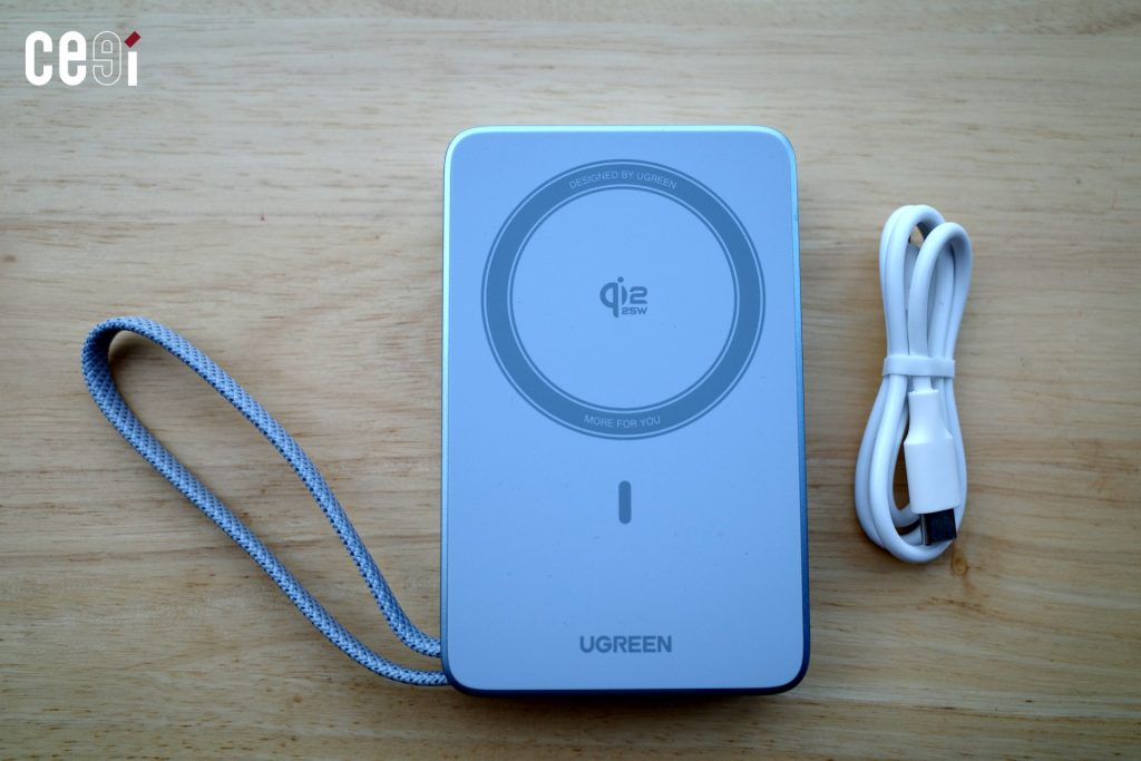 ในกล่องมีสายชาร์จ USB-C ให้อีกเส้นหนึ่ง