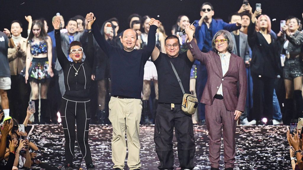 ชาวเบเกอรี่ฟิน ! 10 ชั่วโมง 4 รอบ กับคอนเสิร์ตแห่งปี 'B.DAY Forever Concert'