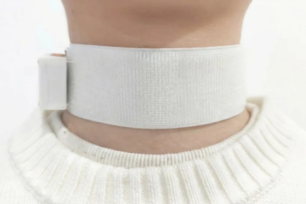 Revoice สายรัดคอ AI คืนเสียงให้ผู้ป่วยโรคหลอดเลือดสมองที่มีภาวะพูดไม่ชัด