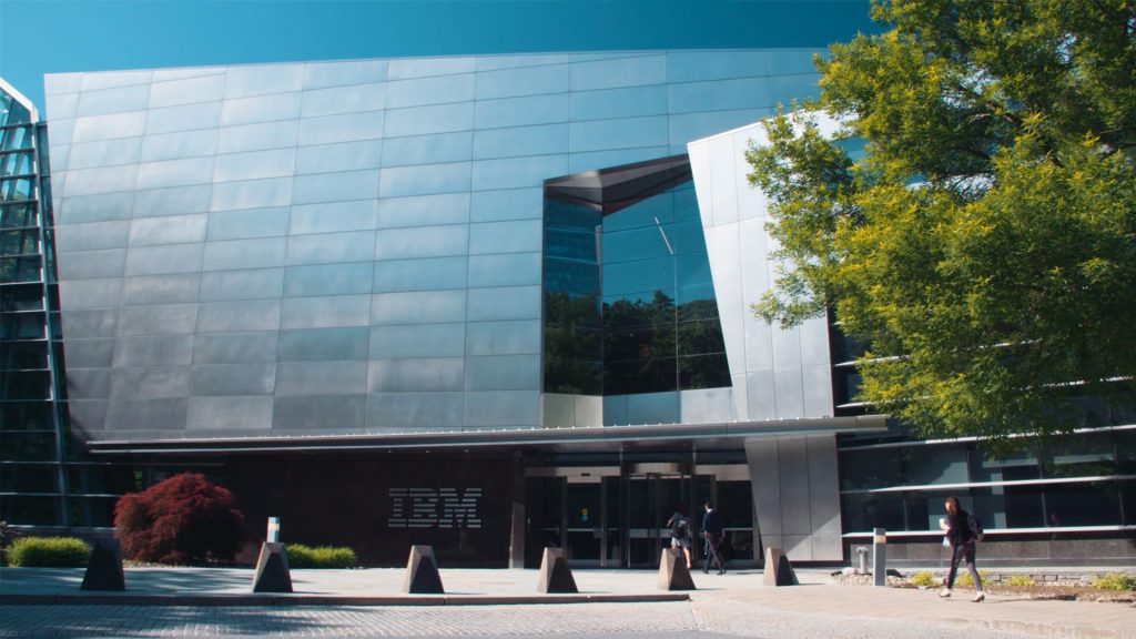 IBM หุ้นร่วง 13% หลัง Claude Code เขย่าธุรกิจเมนเฟรม แก้โค้ด COBOL ให้ทันสมัยขึ้น