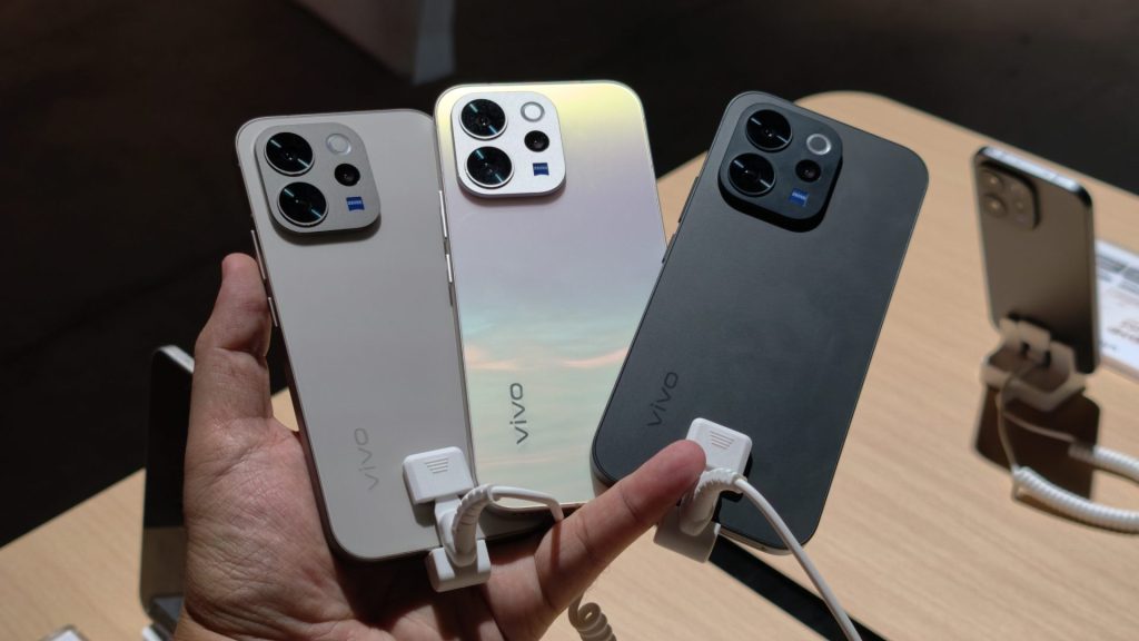 เปิดตัว vivo V70 สมาร์ตโฟนระดับกลาง ชูจุดเด่นกล้อง ZEISS และแบตเตอรี่ 6,500 mAh ในดีไซน์ที่พรีเมียมขึ้น