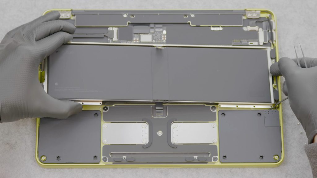 MacBook Neo โดนจับแงะ พบว่าแกะง่าย ซ่อมง่ายสุดในบรรดา MacBook ที่เคยเปิดตัว