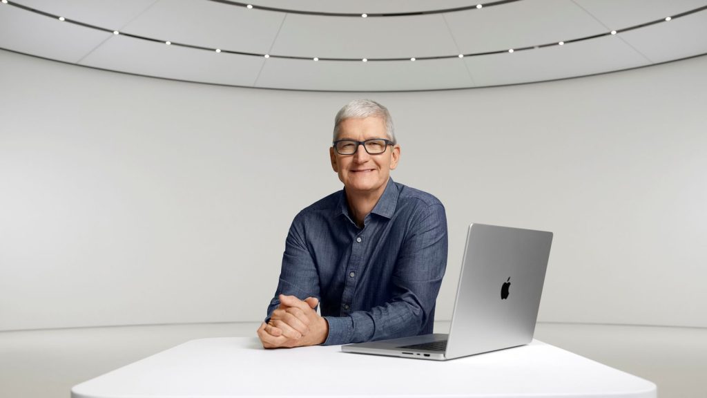 Tim Cook ปัดข่าวเกษียณ ลั่นยังนึกภาพชีวิตไร้ Apple ไม่ออก