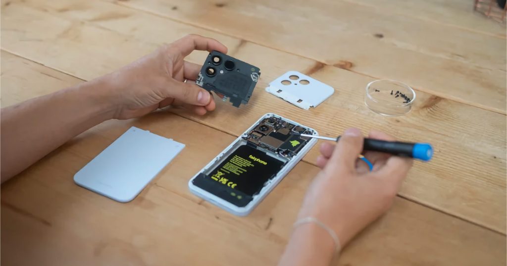 iPhone ไม่ต้องออกแบบให้ผู้ใช้เปลี่ยนแบตเอง! แท้จริง EU ไม่บังคับดีไซน์สมาร์ตโฟนใหม่ หากผ่านเกณฑ์ความทนทาน