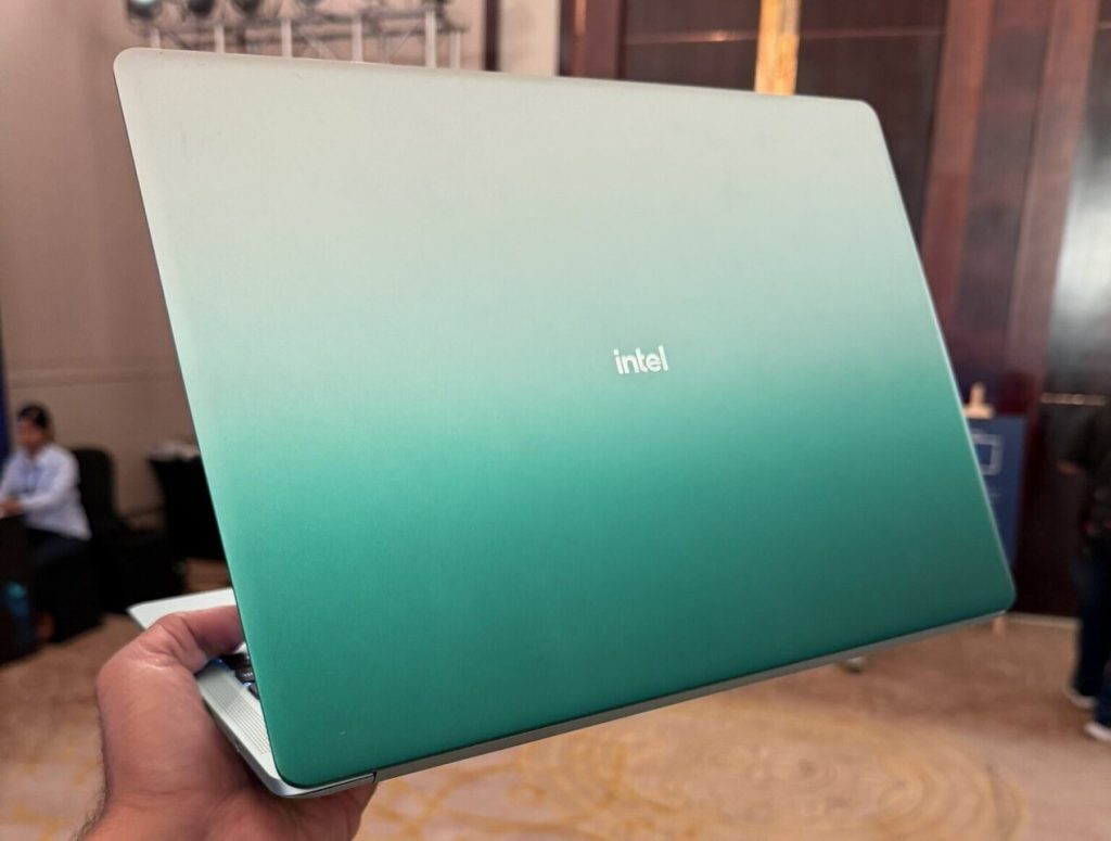 เผยภาพโน้ตบุ๊กเครื่องต้ยแบบของ Intel บอดี้อลูมิเนียม กินไฟต่ำ ชน MacBook Neo