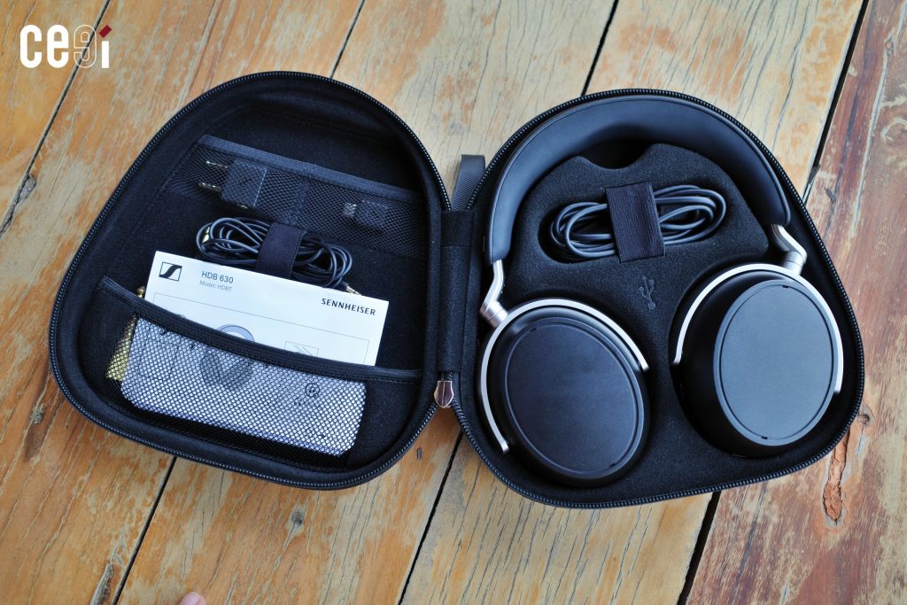 กล่องของ Sennheiser HDB 630 ที่อุปกรณ์จัดเต็ม