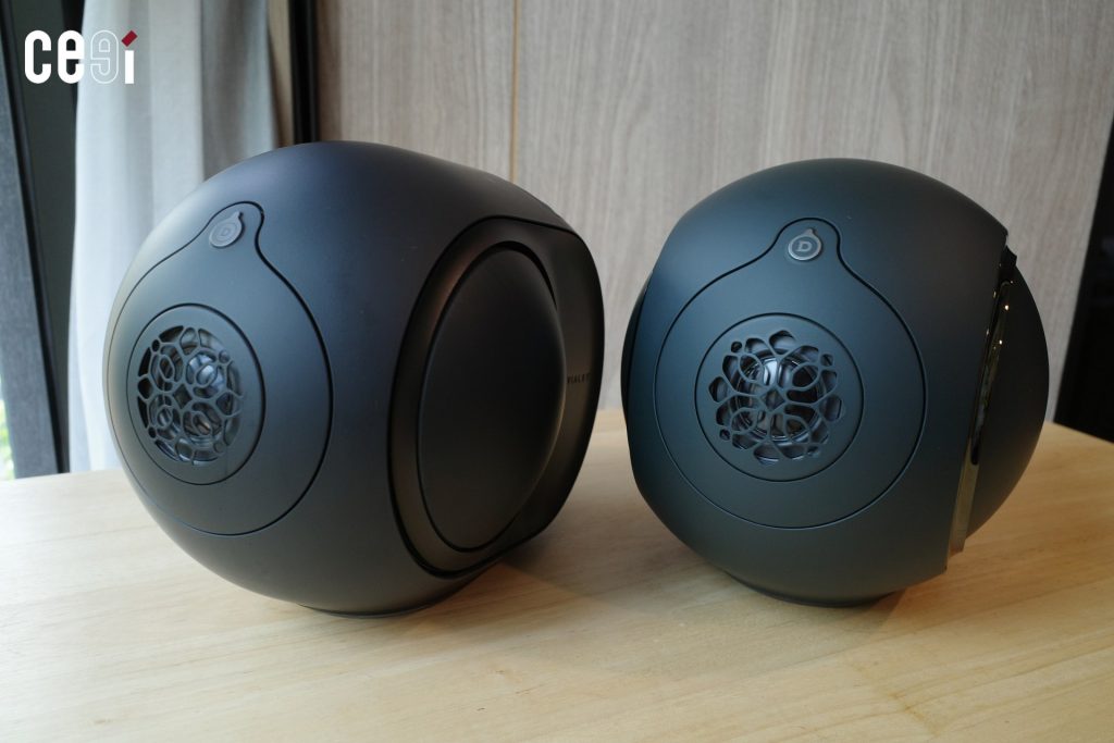 (ซ้าย) Devialet Phantom II 95 dB, (ขวา) Devialet Phantom Ultimate 98 dB
