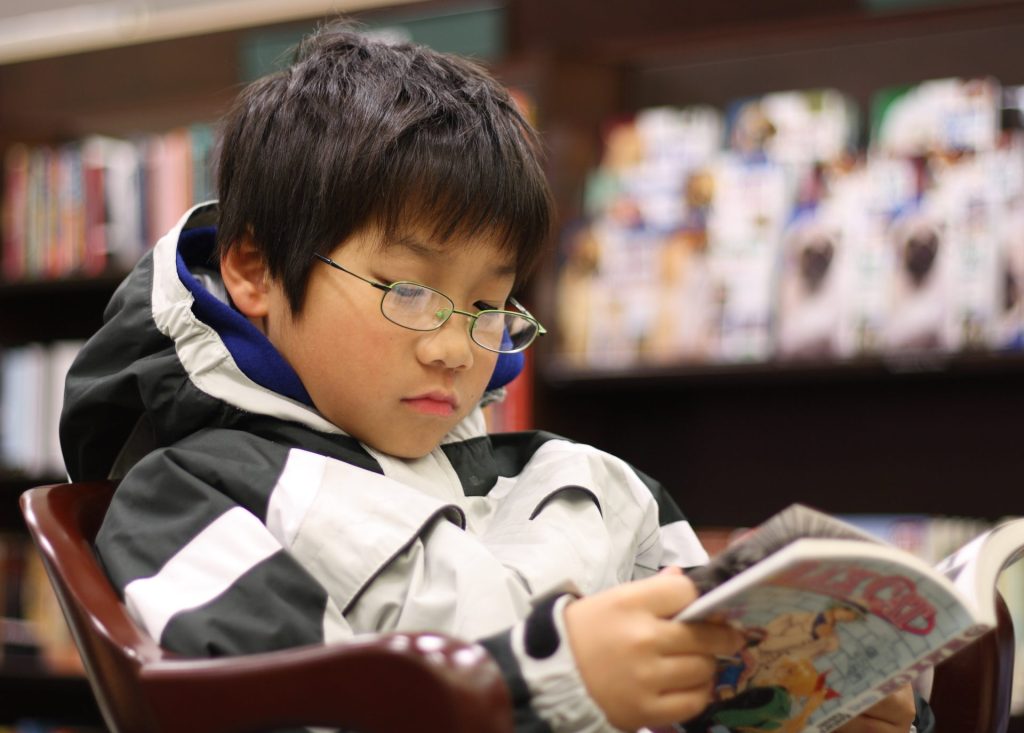 งานวิจัยพบ การอ่านมังงะแบบหนังสือช่วยให้สมองเข้าใจเรื่องราวได้ดีกว่าการอ่านบนแท็บเล็ต