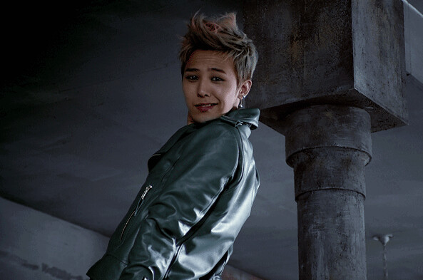 G-Dragon เผย ใช้โมบายแบงก์กิ้งไม่เป็น ต้องพึ่งผู้จัดการทรัพย์สินหรือไปธนาคาร พร้อมอัปเดตผลงานฉลองครบรอบ 20 ปี BIGBANG