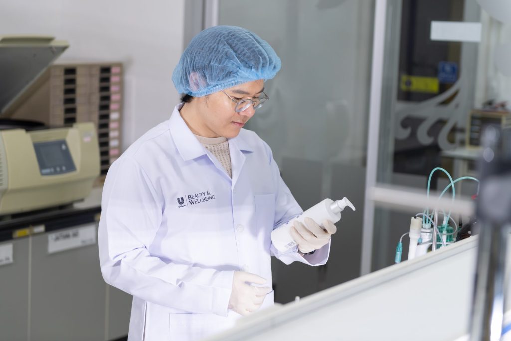 เจาะลึกศูนย์ R&D ของ Unilever เบื้องหลังนวัตกรรมใหม่ที่คิดค้นในไทยก่อนขยายสู่ตลาดโลก