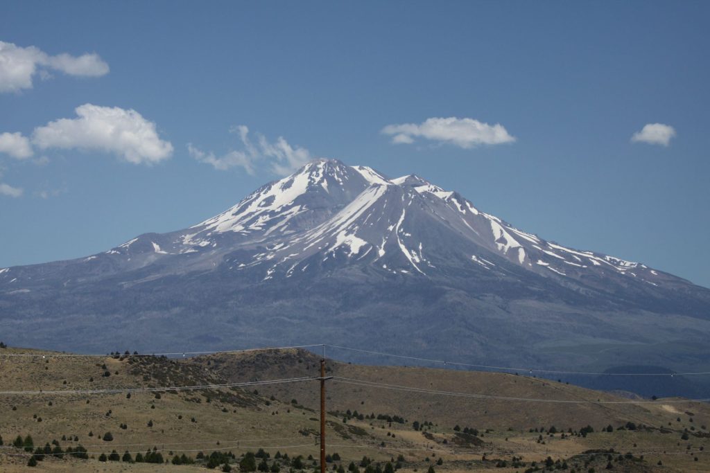 3 นักปีนเขาหลงบน Mount Shasta หลังใช้ Gemini วางแผนเส้นทางและเตรียมเสบียงผิดพลาด