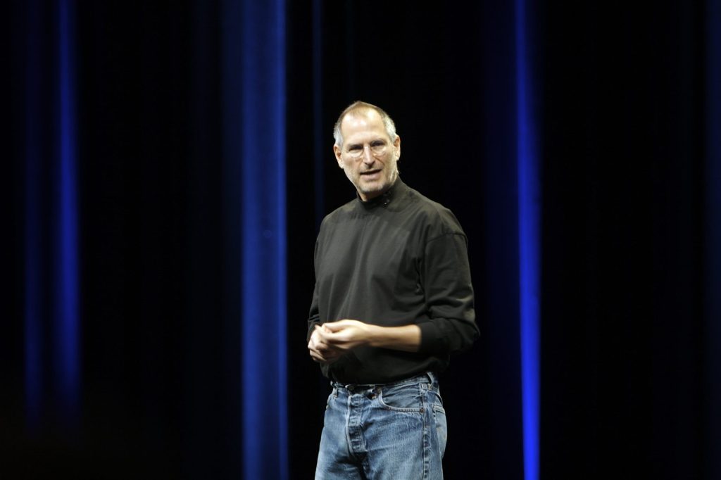 Tim Cook-John Ternus รำลึกถึง Steve Jobs หลังครบรอบเสียชีวิต 15 ปี